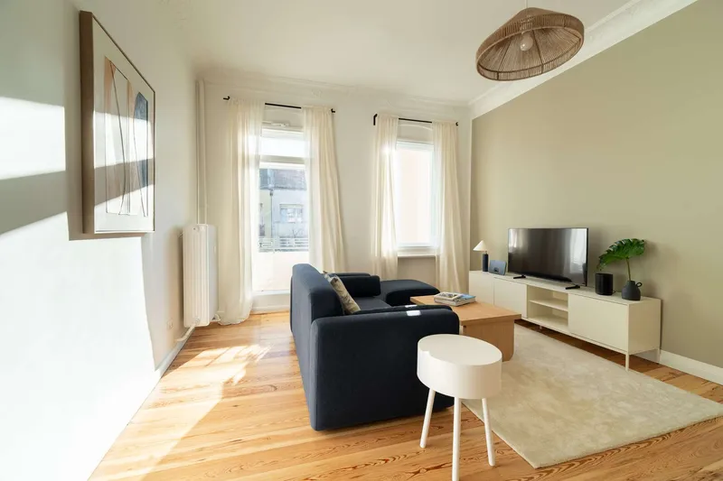 Großartige 2-Zimmer-Wohnung in Neukölln - voll möbliert — photo 1